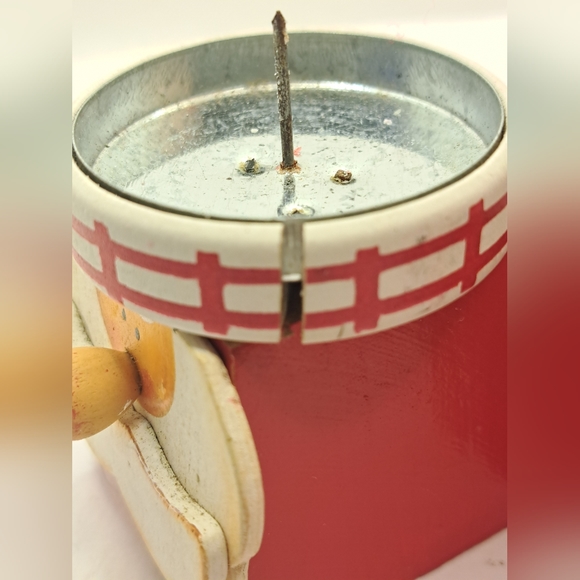 Two Vintage Santa candle holders with tapered candles - Picture 9 of 9